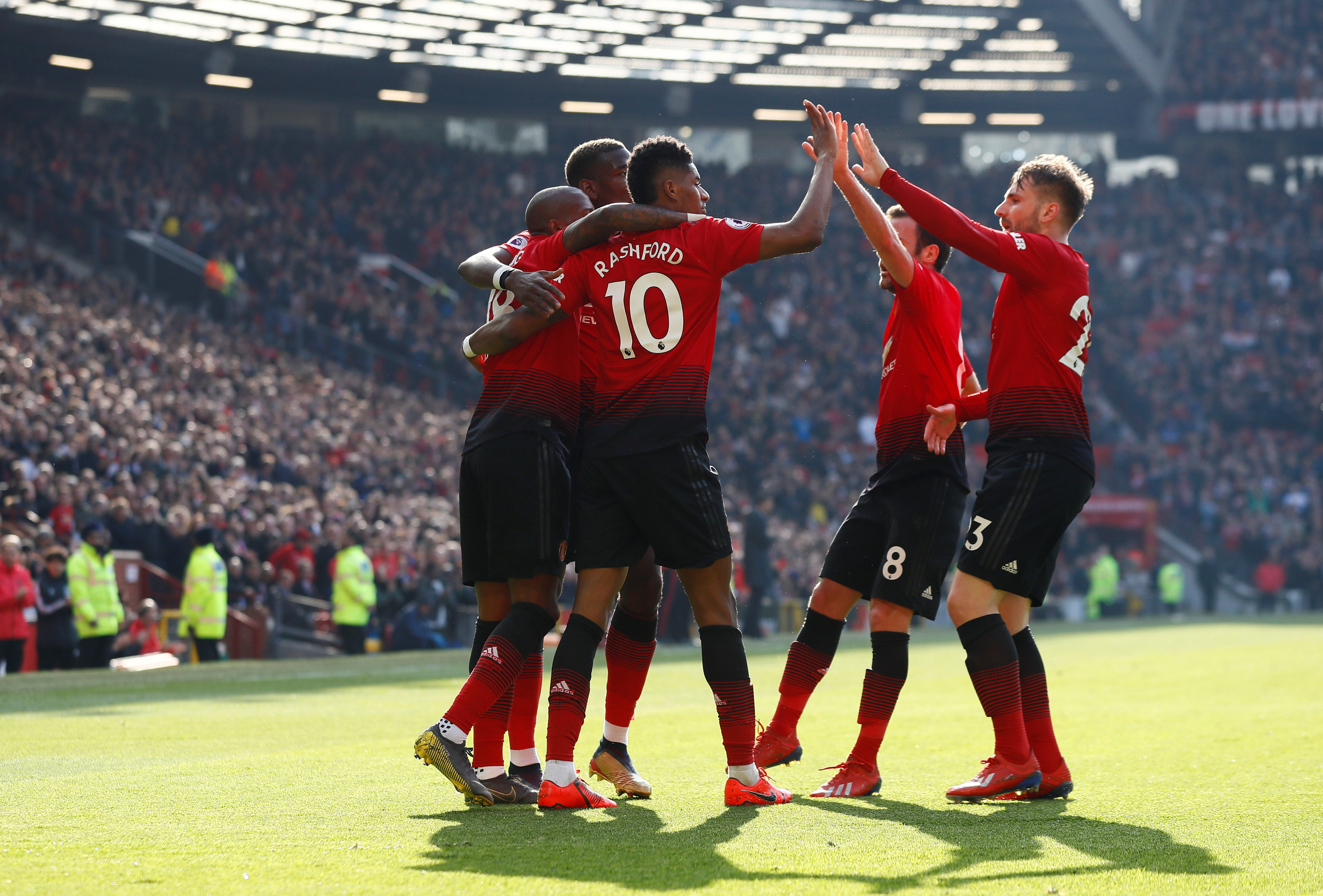 篮球队伍中 篮球队伍中